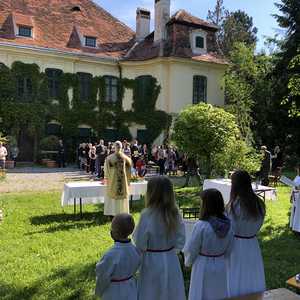 Fronleichnam unter schönem Himmel